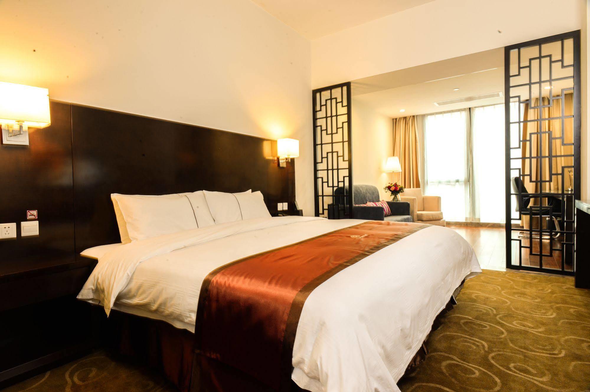 Hotel Benjoy - Jinqiao Branch 4*